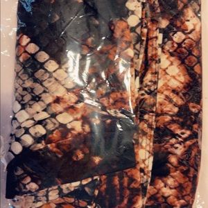 Lularoe New Snakeprint TC Leggings